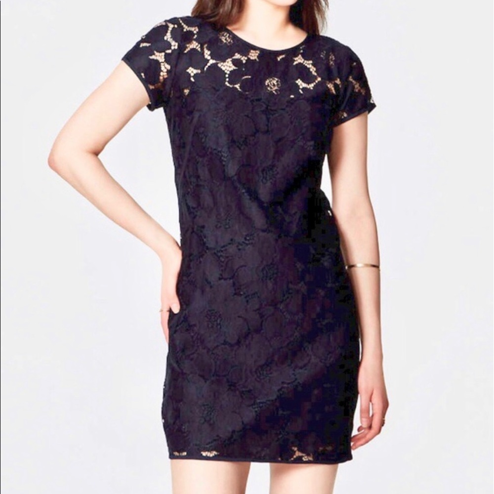 Floral Lace Dress w Keyhole Back- LIKE NEW!